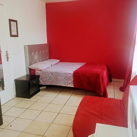 Le Cedre Hotel Saint-Denis  Buitenkant foto