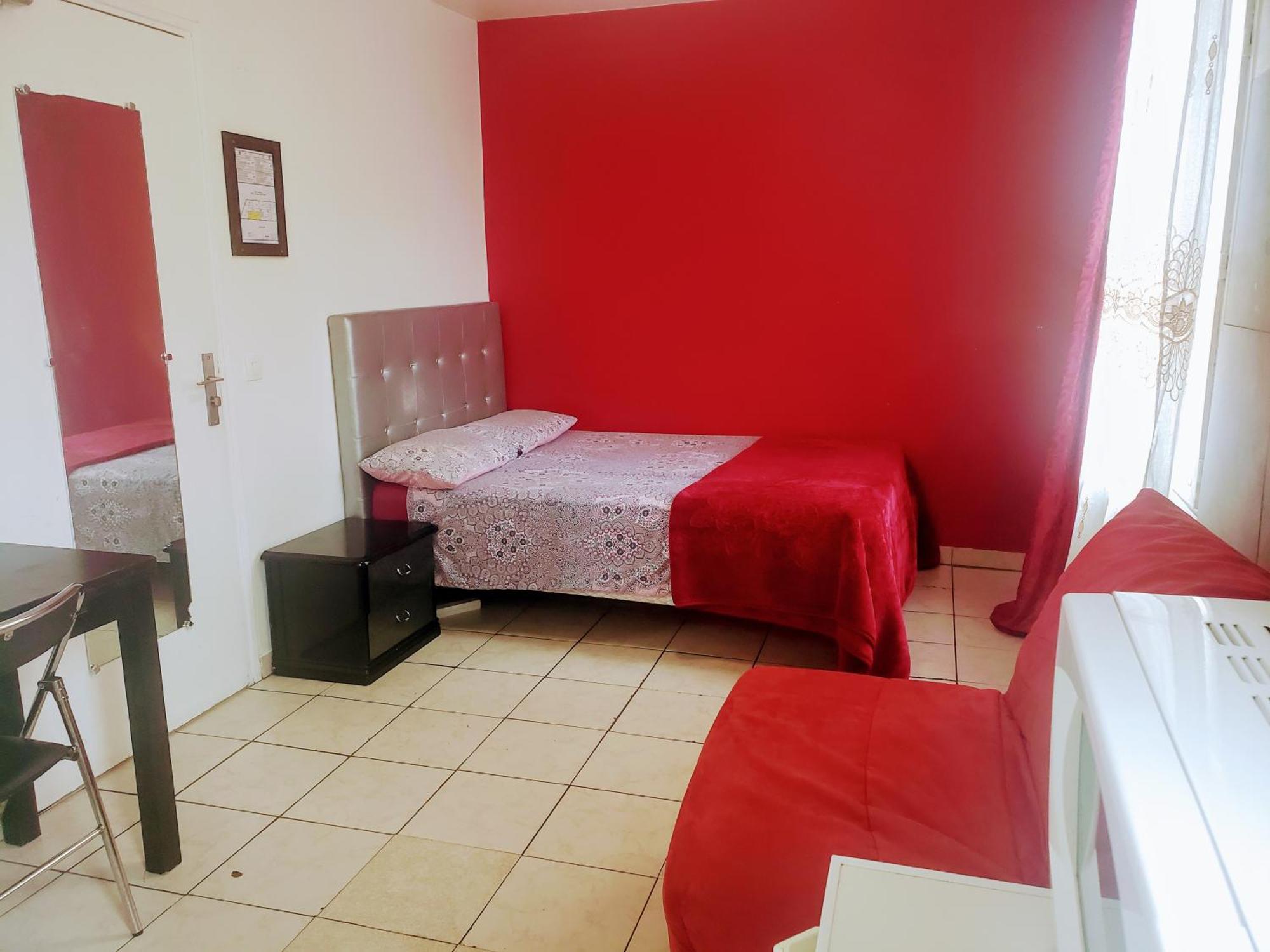Le Cedre Hotel Saint-Denis  Buitenkant foto