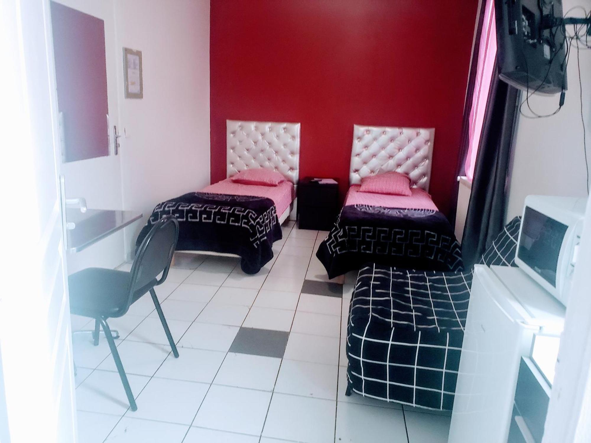 Le Cedre Hotel Saint-Denis  Buitenkant foto